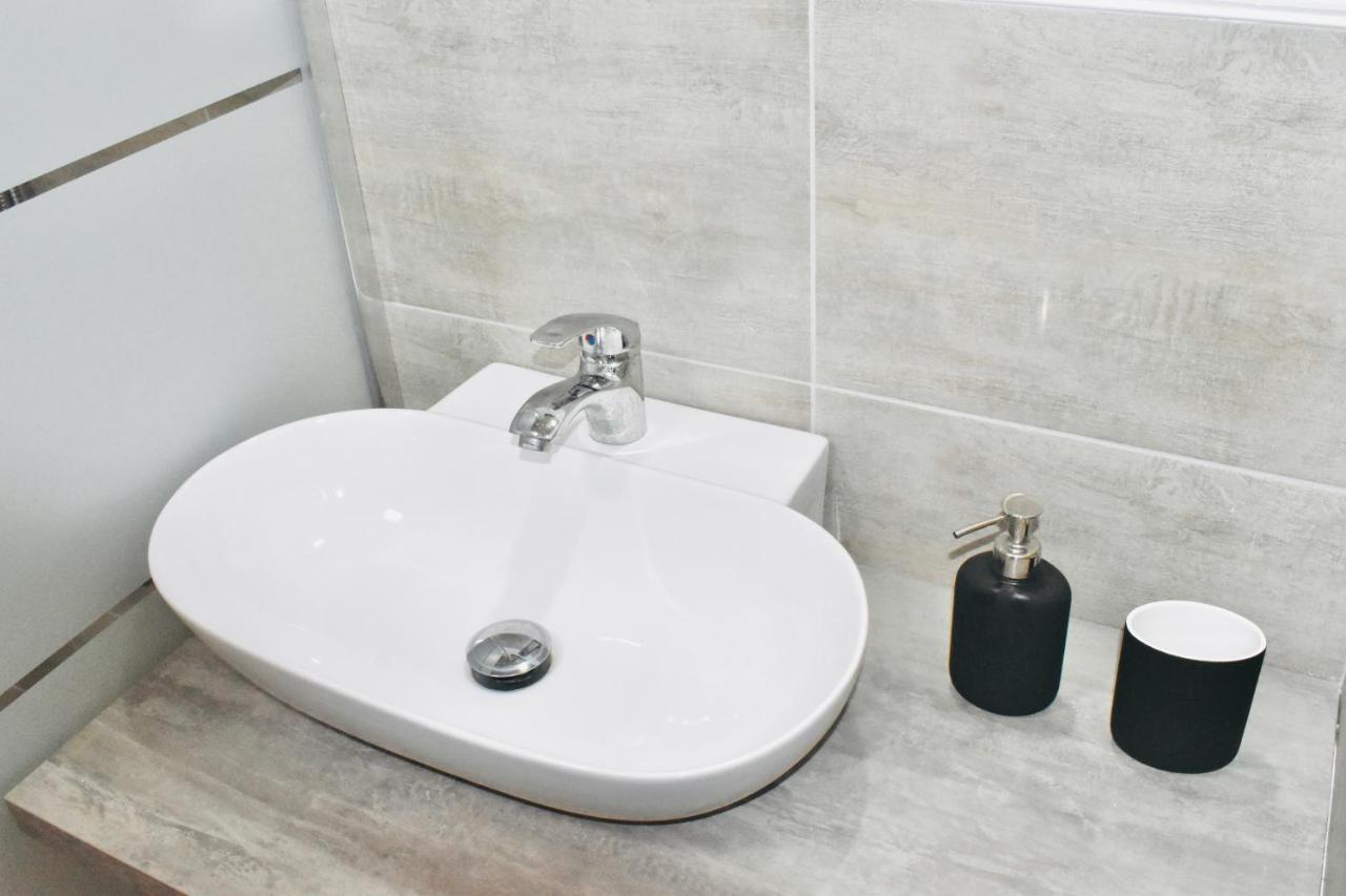 Appartement Miral One à Bari Extérieur photo